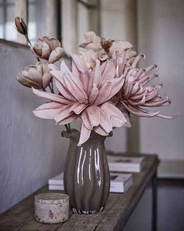 Blomma från Lene Bjerre – vacker och elegant blomsterdesign för ditt hem.