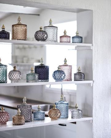 Burkar med lock från Lene Bjerre – elegant förvaring med stilrena detaljer.