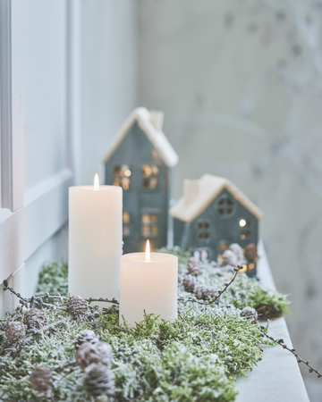 Dekorativa blommor och granar från Lene Bjerre - vackra och stiliga inredningsdetaljer för ditt hem.