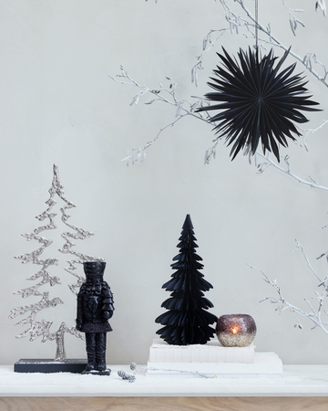 Dekorativa figurer från Lene Bjerre i olika design och färger, perfekta för att förhöja inredningen i ditt hem.