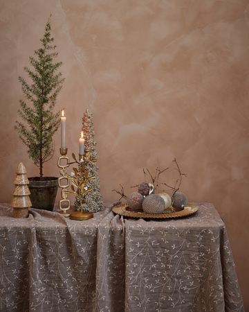 Dukar och jultextilier från Lene Bjerre – elegant och stilfull dekoration för bordet och hemmet.