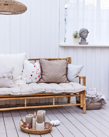 Lene Bjerres utomhusprodukter – elegant trädgårdsdekoration och möbler som förskönar din utomhusmiljö.