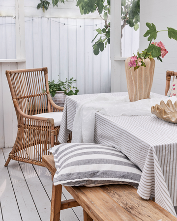 Pallar och bänkar från Lene Bjerre – elegant och funktionell design för hemmet.