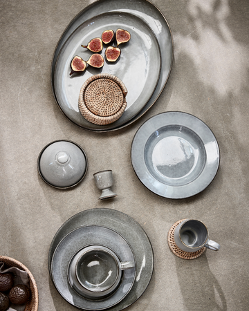 Servis från Lene Bjerre – elegant och stilren design för både vardag och fest.