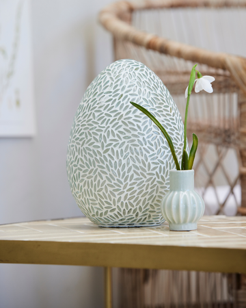 Eleganta påskägg i olika färger och mönster – perfekta för att dekorera påskbordet - Lene Bjerre