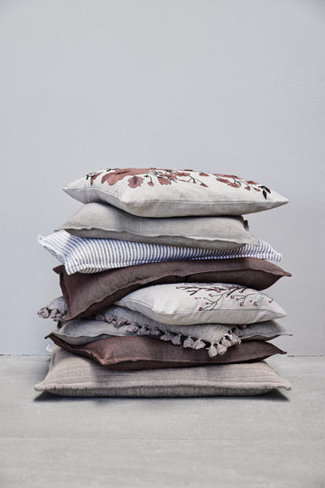 Beige & sandfärgade soffkuddar – Lene Bjerre