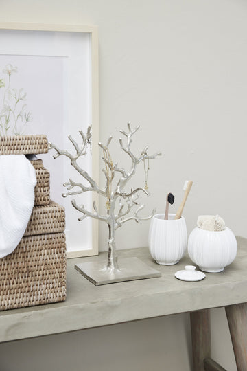 Lily tandmugg H10,6 cm. vit