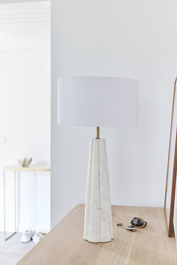 Sophie bordslampa H66 Ø33 cm. vit