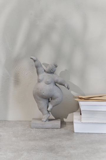 Serafina kvinnogestalt H28,8 cm. grå