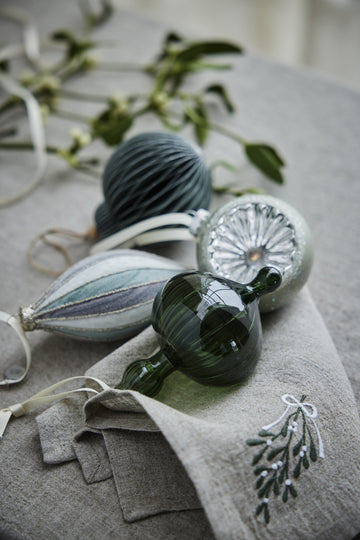 Glosille ornament H14,5 cm. grön