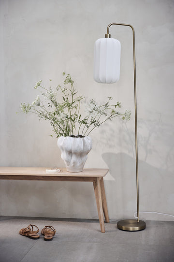 Sashie golvslampa L33XH160XB20 cm. vit