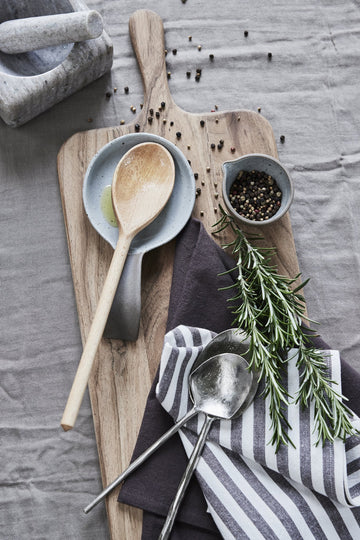 Merle skärbräda 70x22 cm. natur