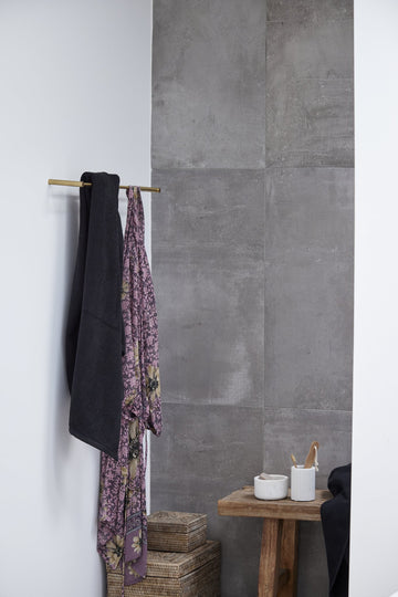 Molli handduk 100x50 cm. svart 100 % ekologisk bomull