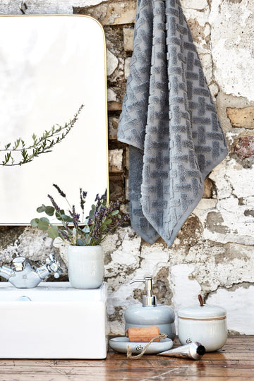 Laurie handduk 100x50 cm. mørk betong