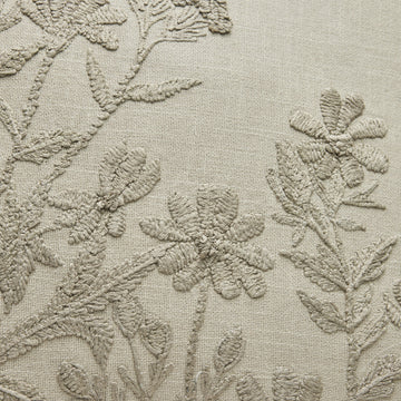 Ruth broderade kudde 50x50 cm. sand