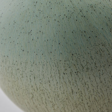 Milenne dekoration H11,5 Ø13 cm. dammigt grönt