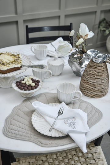 Nerina broderad servett 45x45 cm. Vit