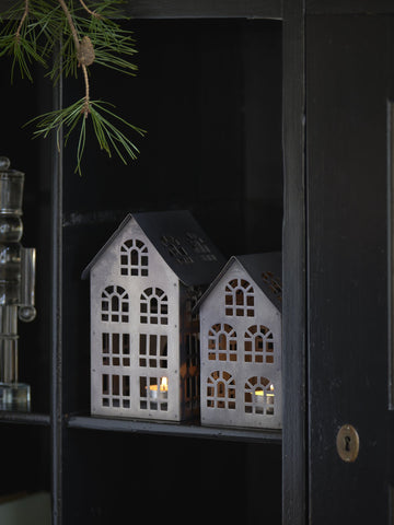 Bolille hus 12x10x20 cm.
